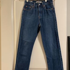 Size 23 Wedgie fit straight Levi’s Jeans